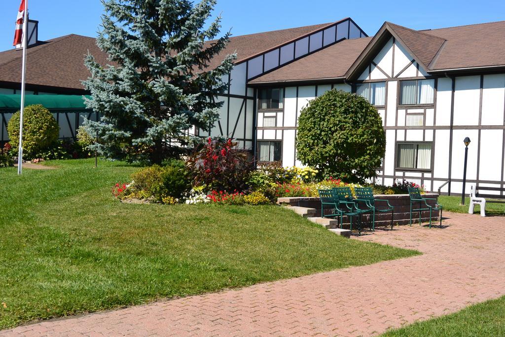 Mcintosh Country Inn & Conference Centre Morrisburg Ngoại thất bức ảnh